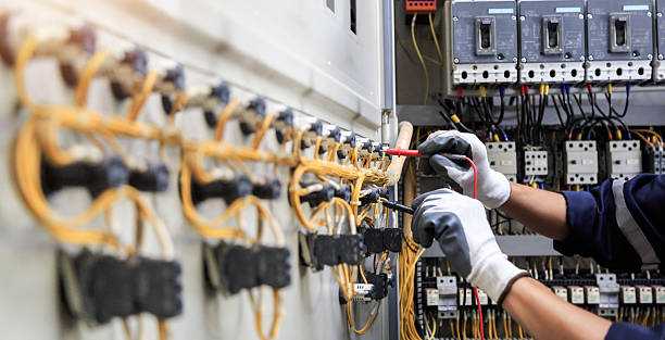 Professional Electrician technician working in Oldsmar, FL